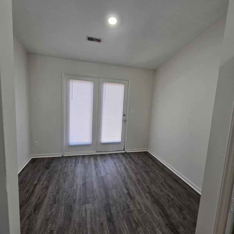 1214 Peyton Cir - Photo 5 of 13