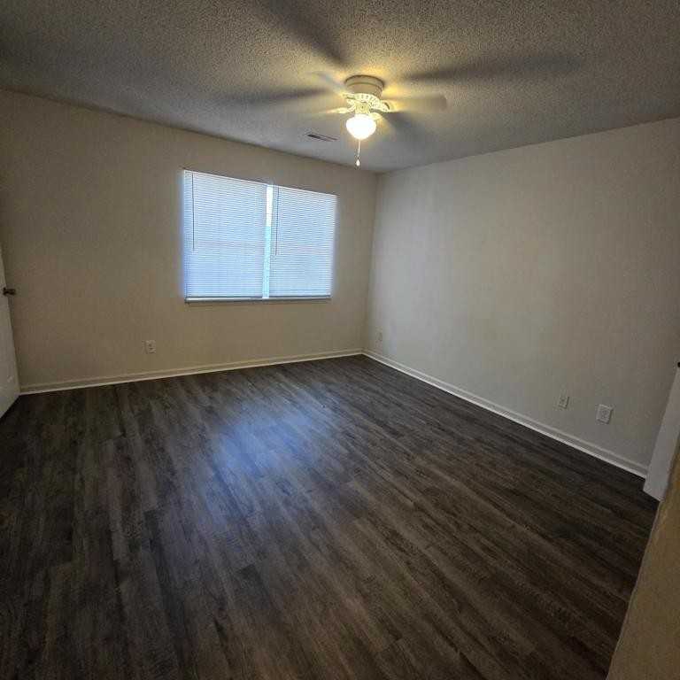 1214 Peyton Cir - Photo 6 of 13