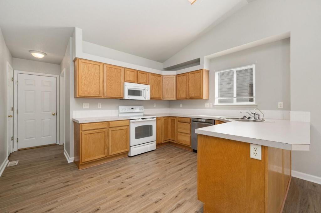 101 Whitney Bay - Photo 7 of 20