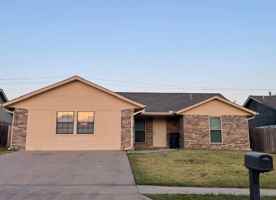 featured image of 216 Se Heather Ln