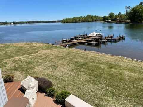 124 Lake Ridge Drive - Photo 3 of 13