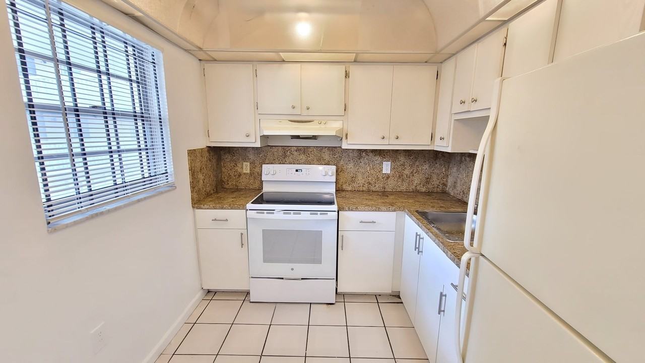 15600 Nw 7th Ave #606
