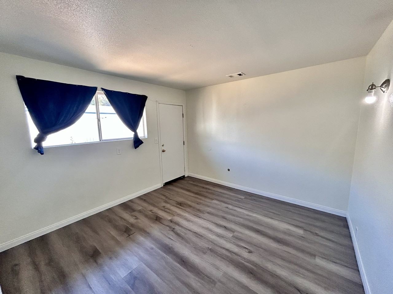 28057 Washington Ave - Photo 5 of 25