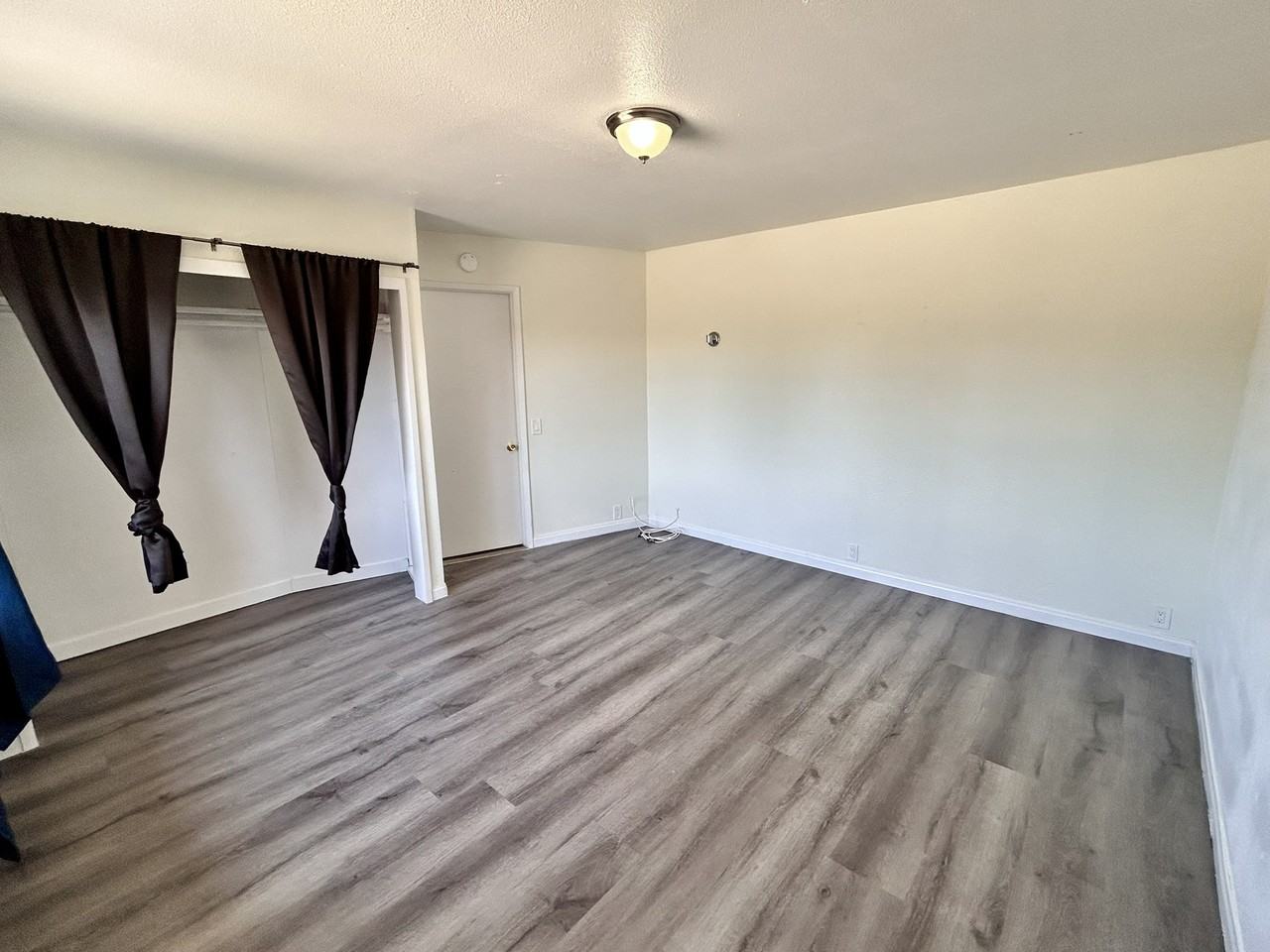 28057 Washington Ave - Photo 7 of 25