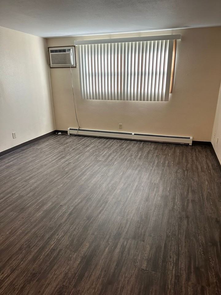 1508 16th St Se #4 - Photo 3 of 7