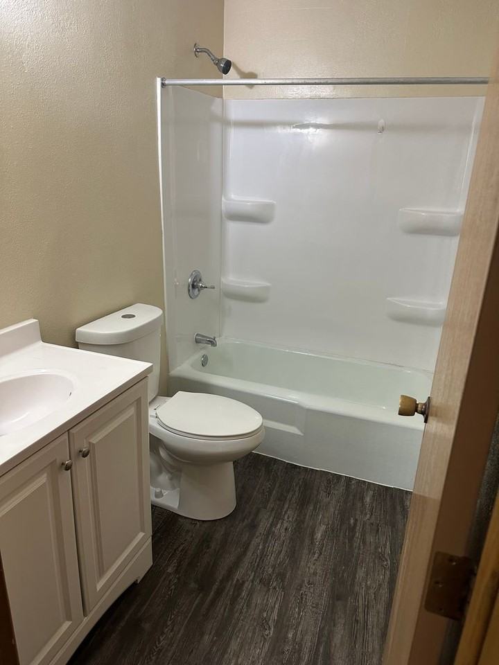 1508 16th St Se #4 - Photo 4 of 7