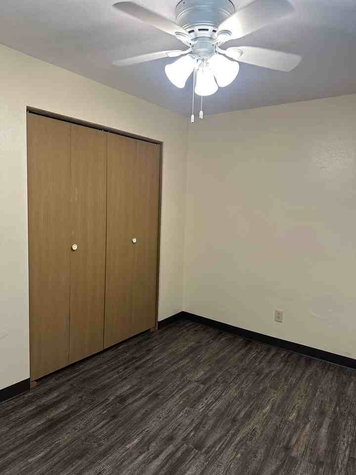 1508 16th St Se #4 - Photo 5 of 7