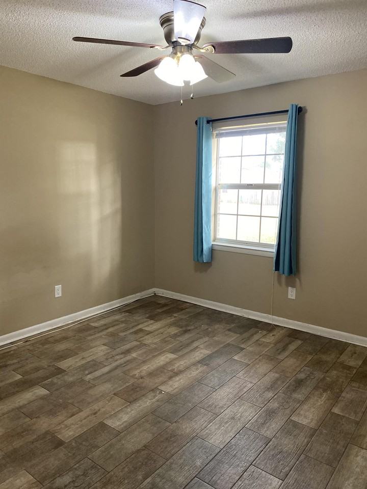 89 11th Ave - Photo 3 of 10