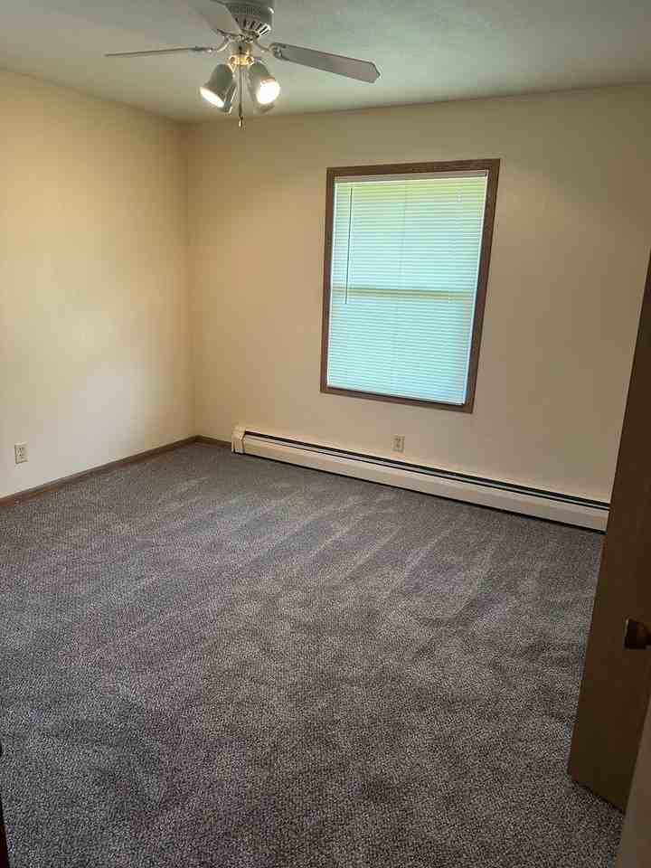 1508 16th Street Southeast #5 - Photo 7 of 9