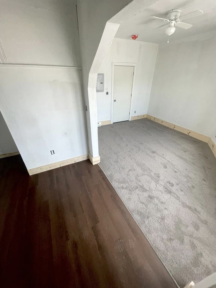 3325 Gratiot Avenue #F - Photo 2 of 3