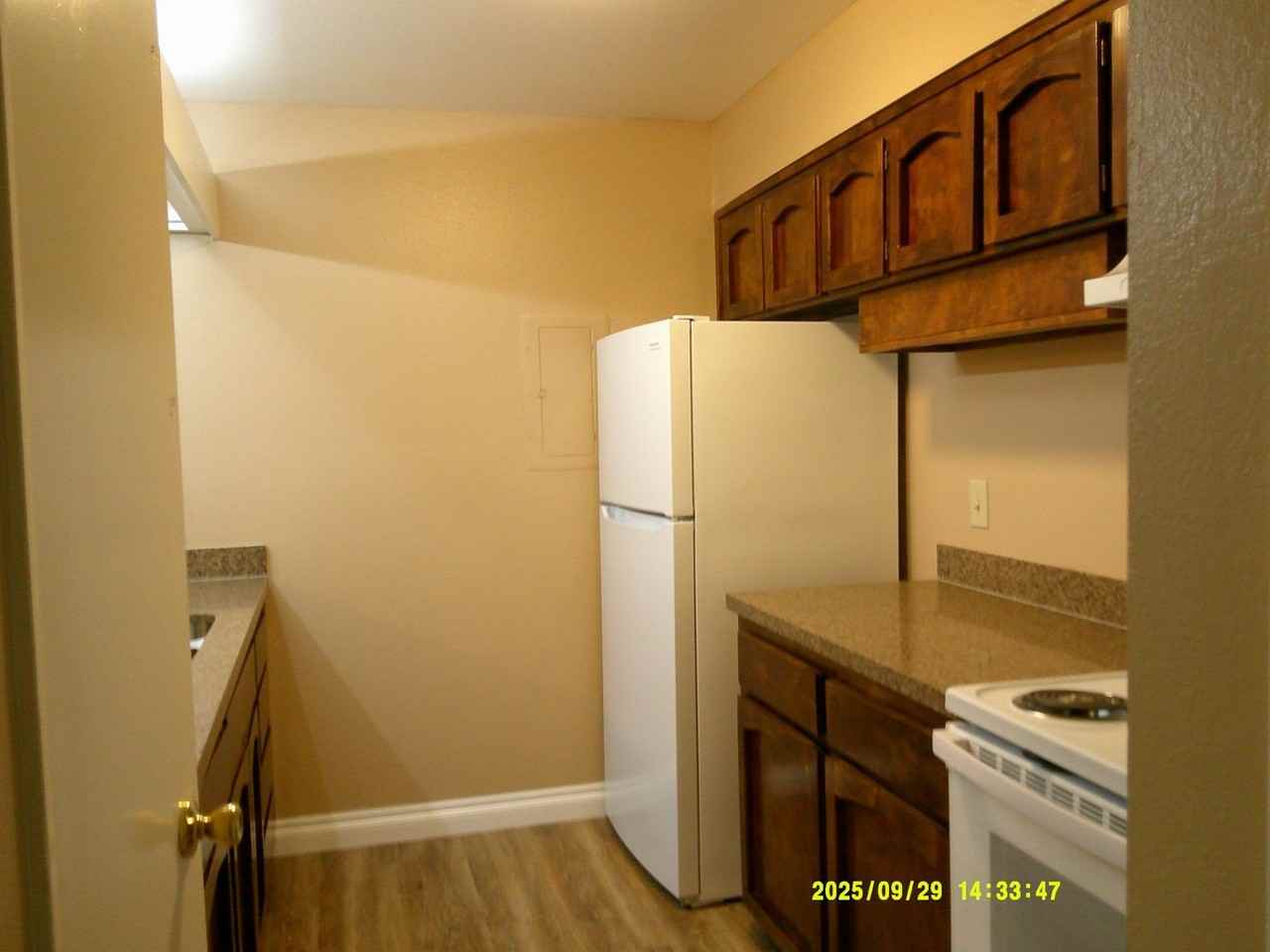 Irish Hills Hamlet Apartments - Photo 3 of 6