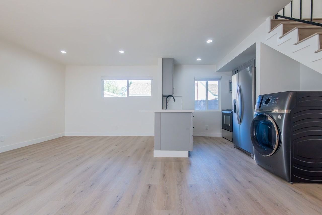 Andreo Avenue Residences - Photo 4 of 45