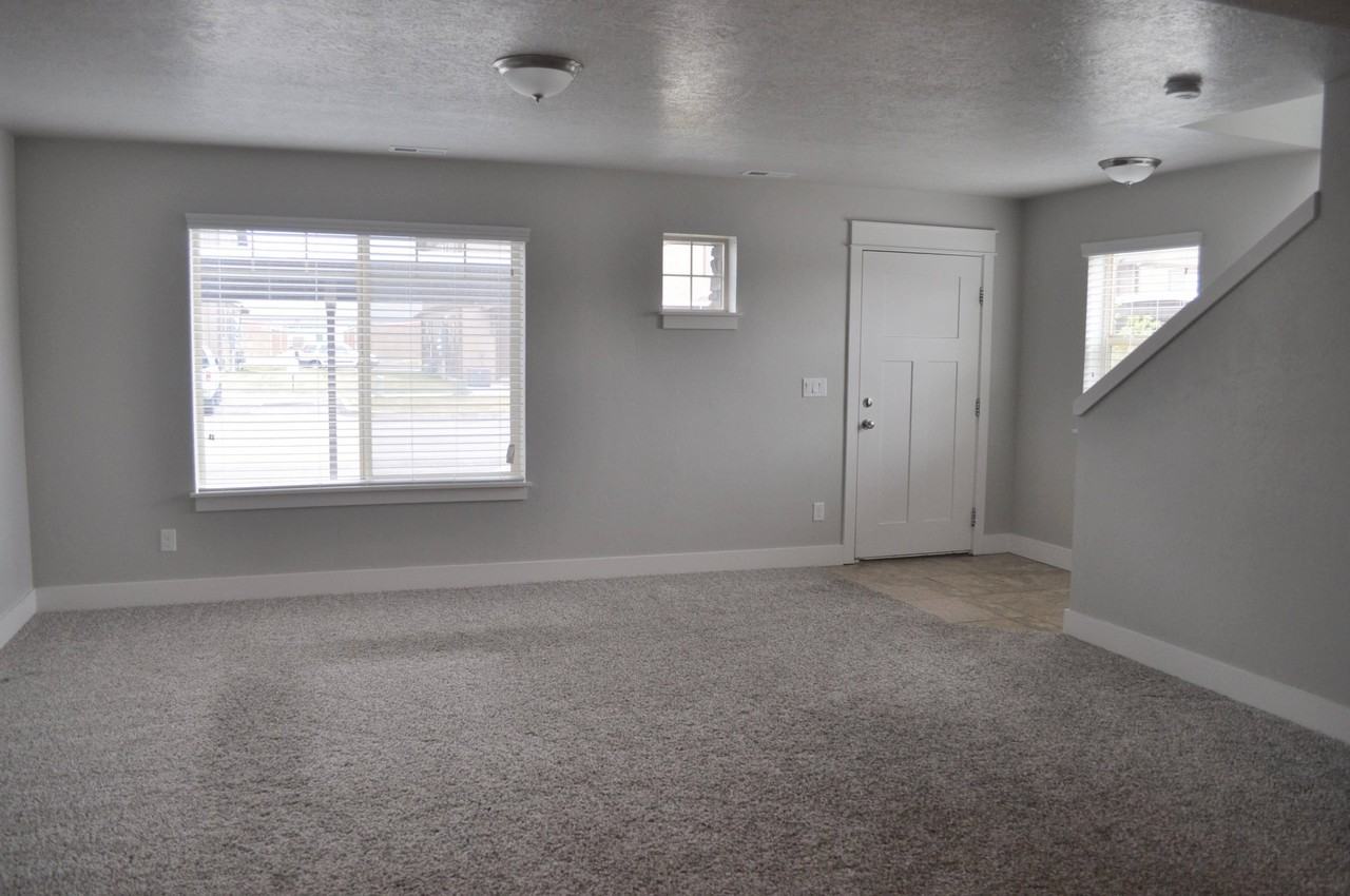 435 Westnorth #103 - Photo 2 of 11