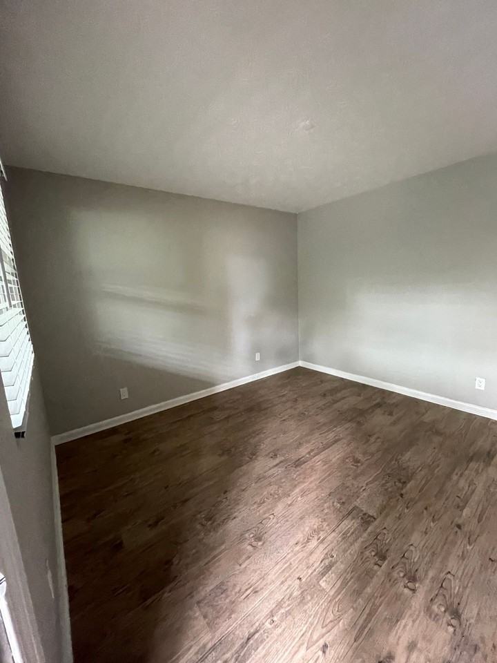 Jax 1359 W 15th LLC - Photo 3 of 10