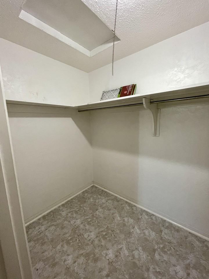 130 Glen Myra Ave #1 - Photo 7 of 36