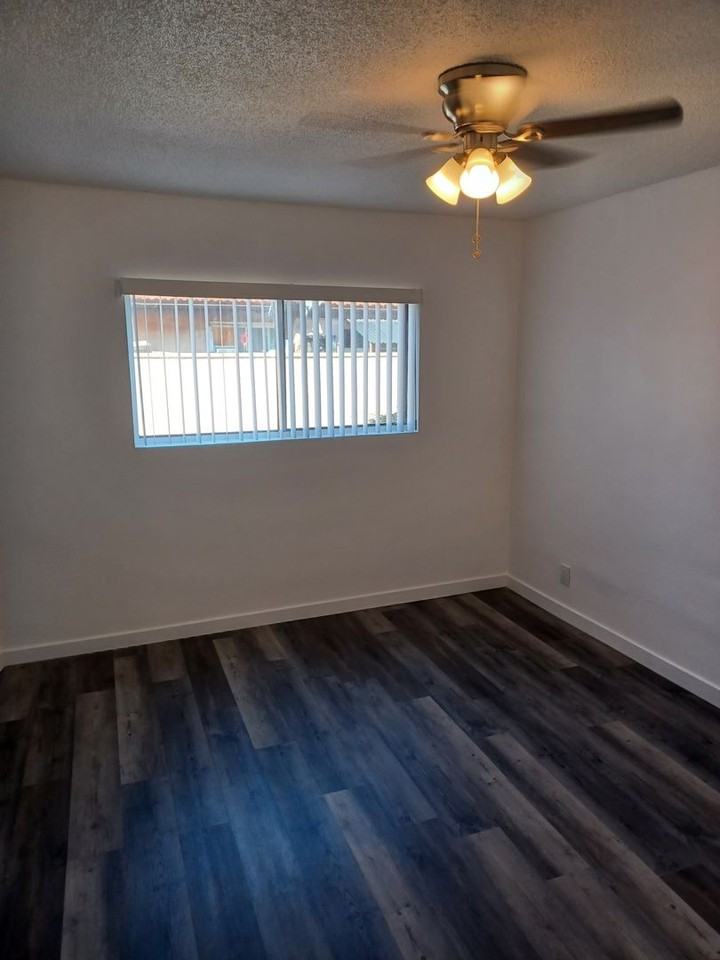 923-927 S Standard Ave - Photo 4 of 14