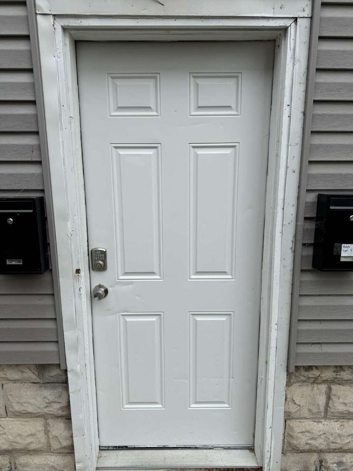 218 West 16th Street - Photo 2 of 18