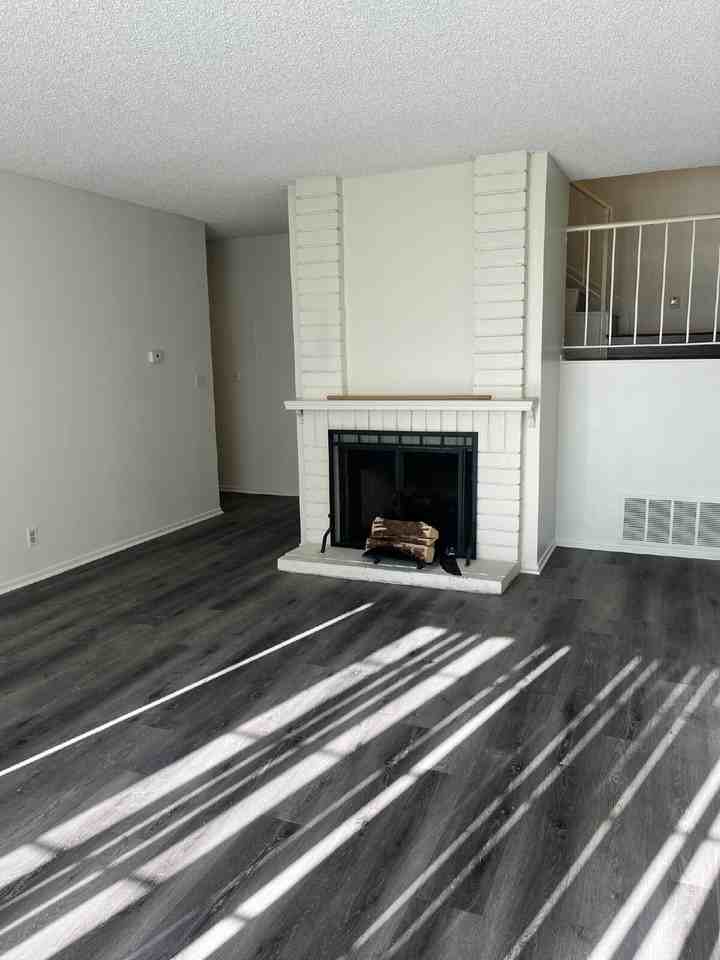 480 Las Palomas Dr - Photo 5 of 26