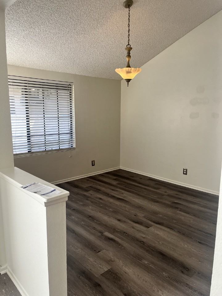 480 Las Palomas Dr - Photo 6 of 26