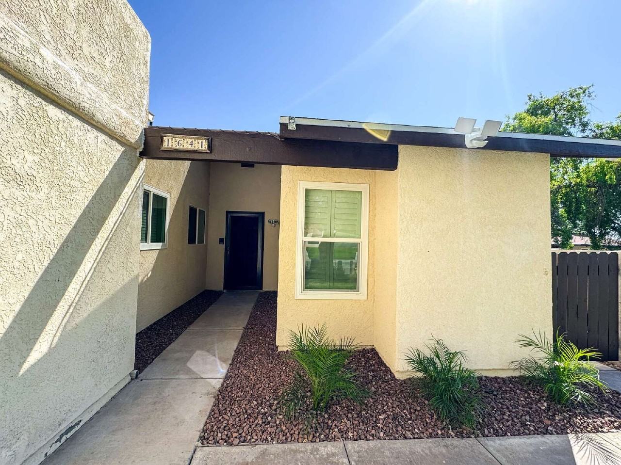 1641 W Hillside Pl - Photo 3 of 30