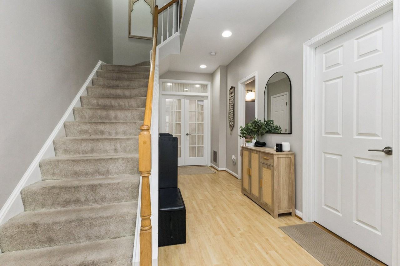 46738 Oakmere Ter - Photo 2 of 25