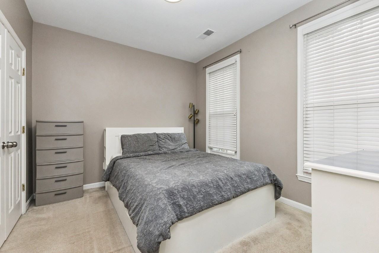 46738 Oakmere Ter - Photo 3 of 25