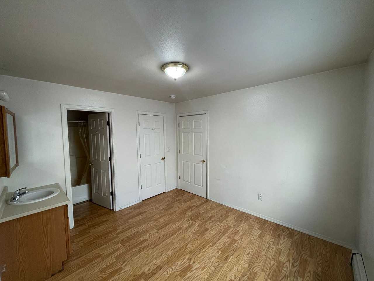 Quiet Circle Apartments - Photo 7 of 20