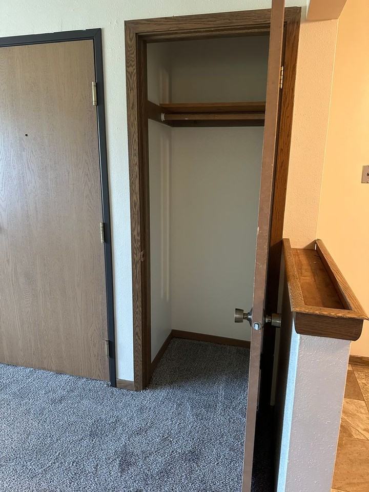 1610 University Dr Se #5 - Photo 5 of 9