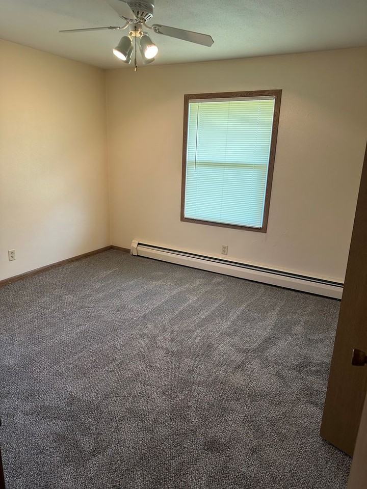 1610 University Dr Se #5 - Photo 7 of 9