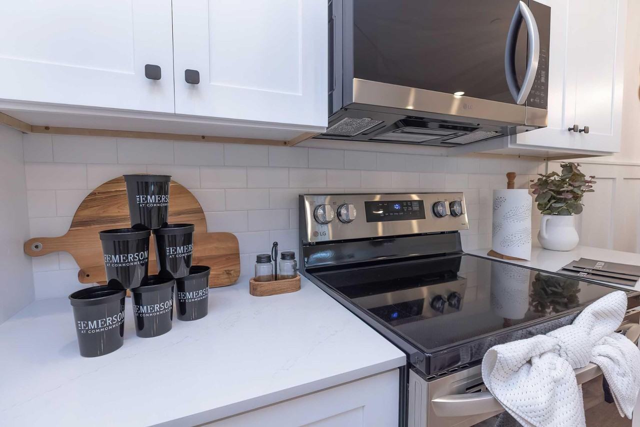 The Emerson at Commonwealth - Photo 4 of 17