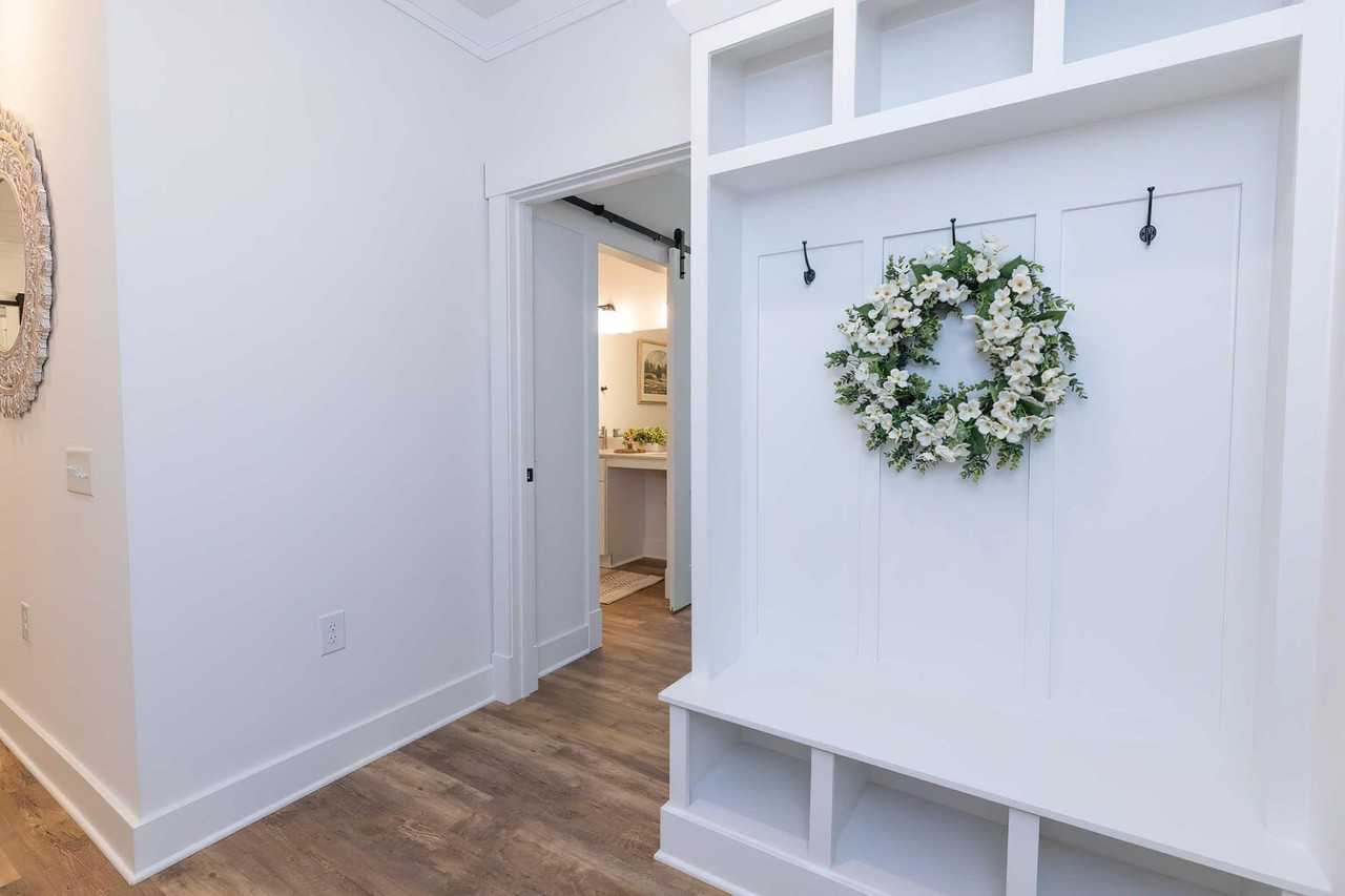 The Emerson at Commonwealth - Photo 6 of 17