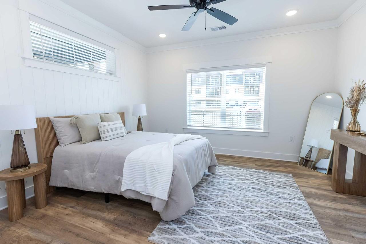 The Emerson at Commonwealth - Photo 7 of 17