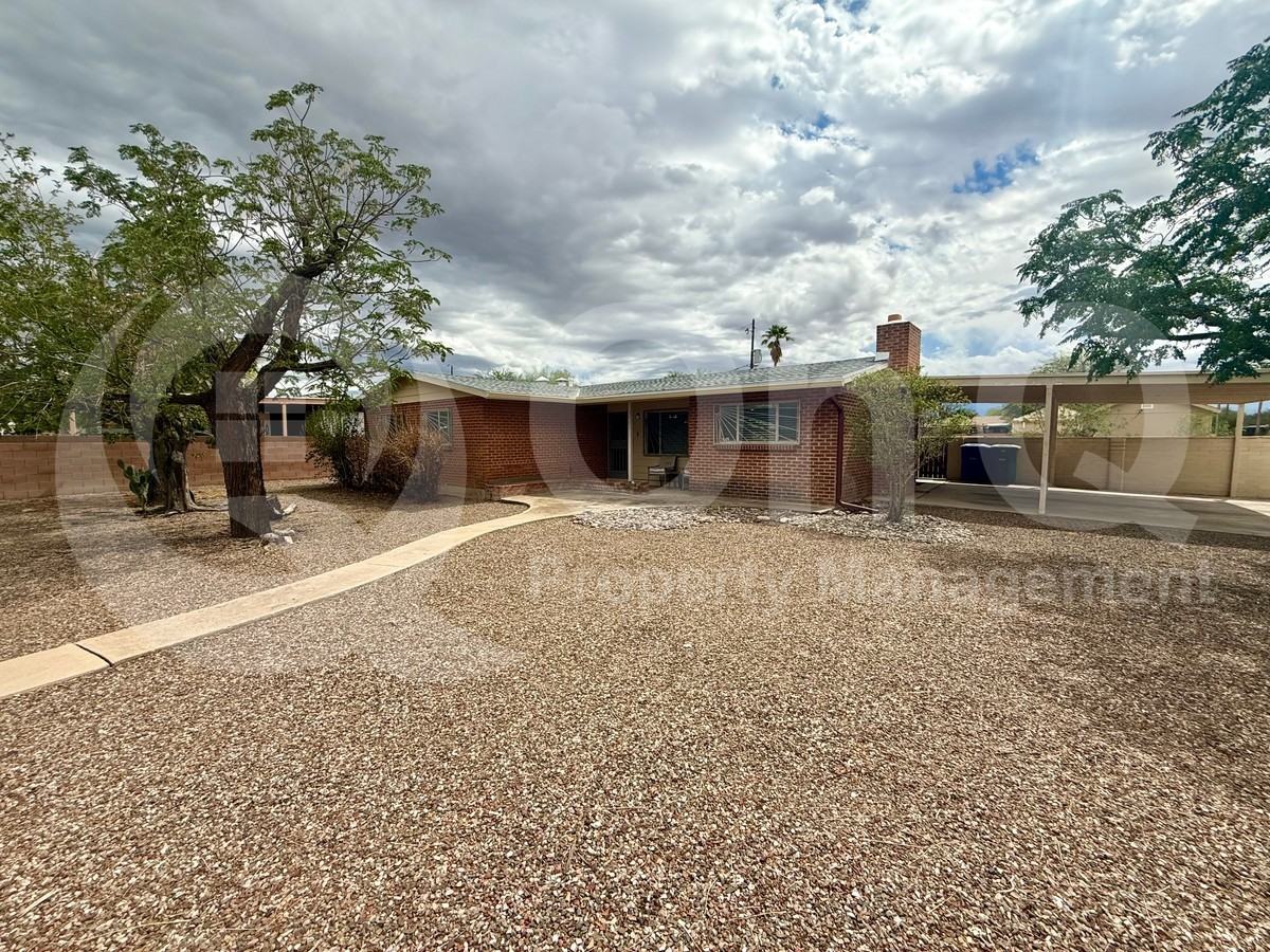 2045 S Avenida Planeta