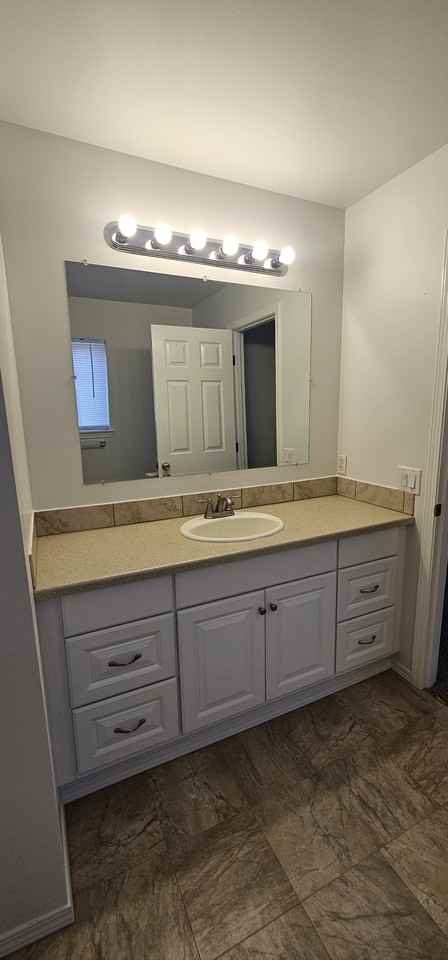 6411 Broadway #2 - Photo 5 of 50