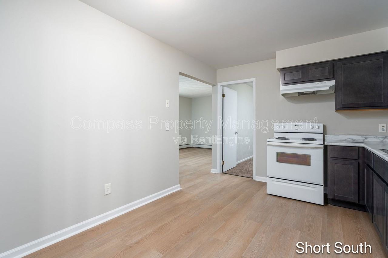 1605 Bacon Ave #8 - Photo 2 of 15