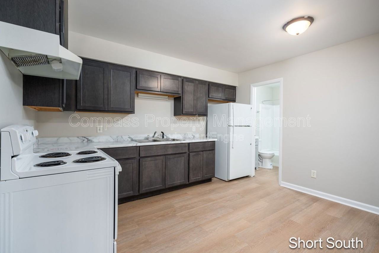 1605 Bacon Ave #8 - Photo 5 of 15