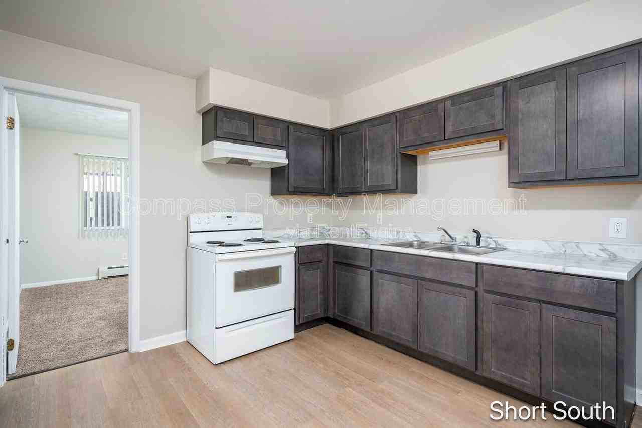 1605 Bacon Ave #8 - Photo 7 of 15