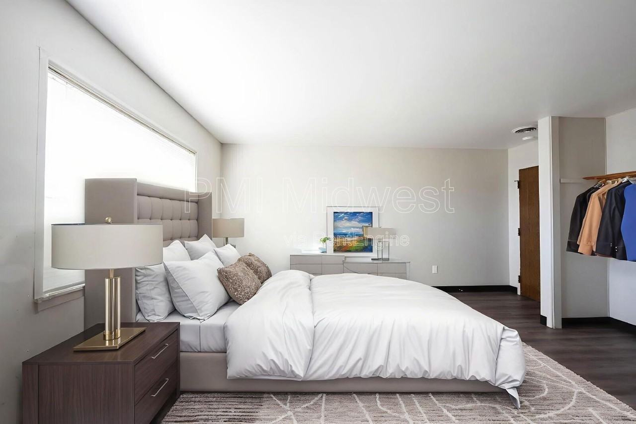 2215 E 56th St #23 - Photo 7 of 11