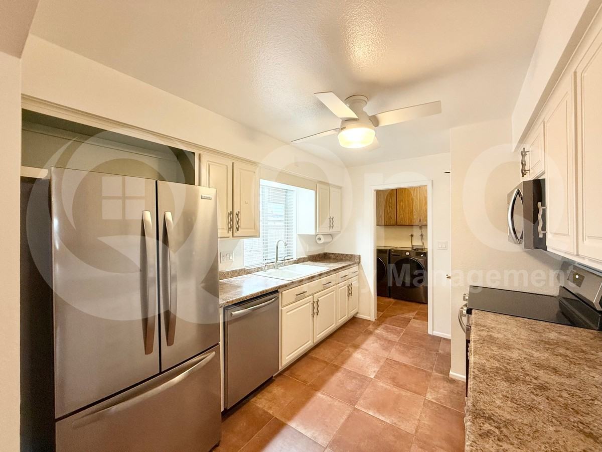 4559 E Dragoon Ave - Photo 5 of 19