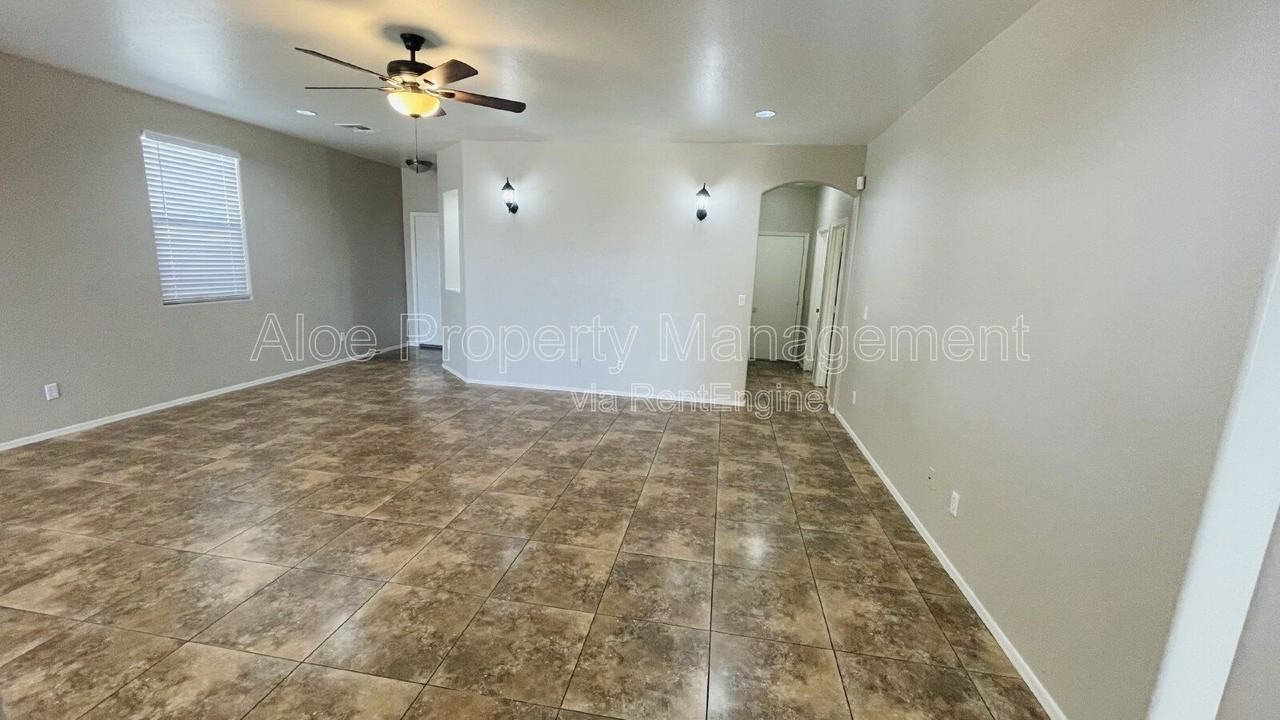 42447 W Capistrano Dr - Photo 4 of 15