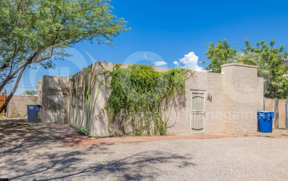 333 E Adams St - Photo 2 of 4