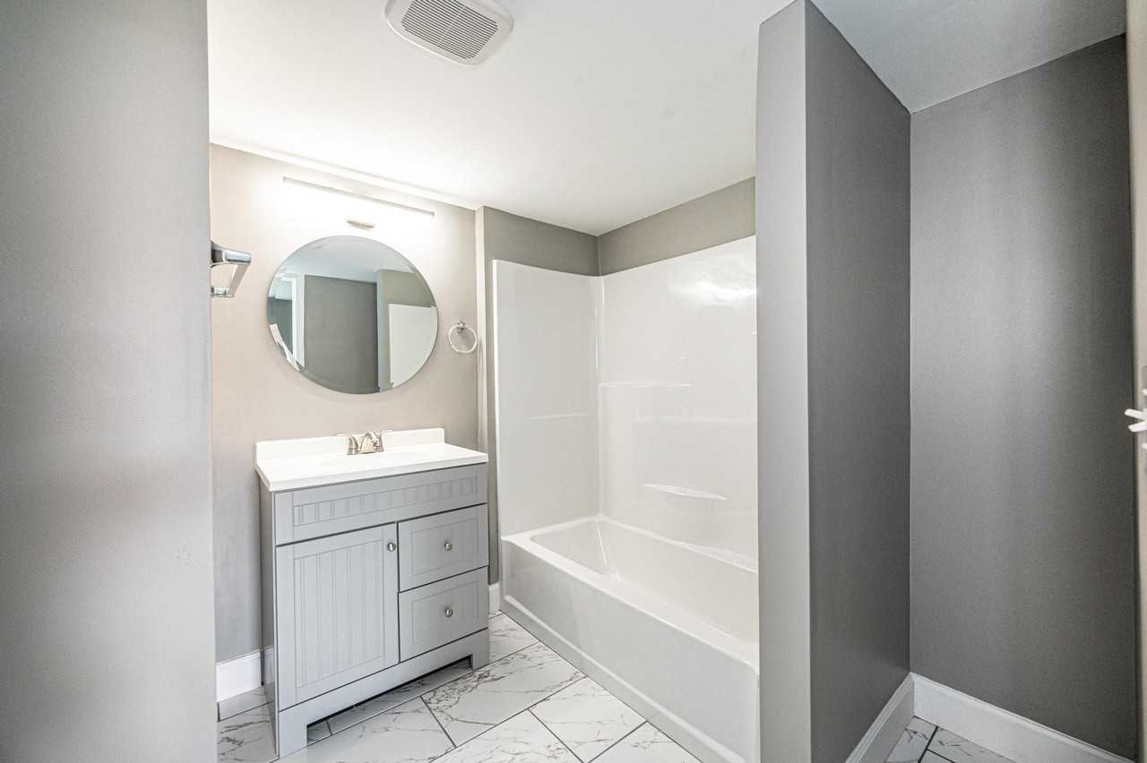 741 1st Avenue Southwest #2 - Photo 5 of 10