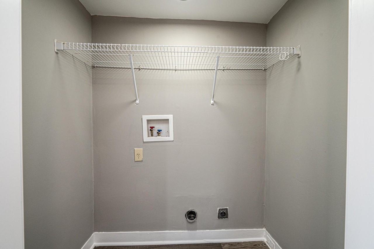 741 1st Avenue Southwest #2 - Photo 7 of 10