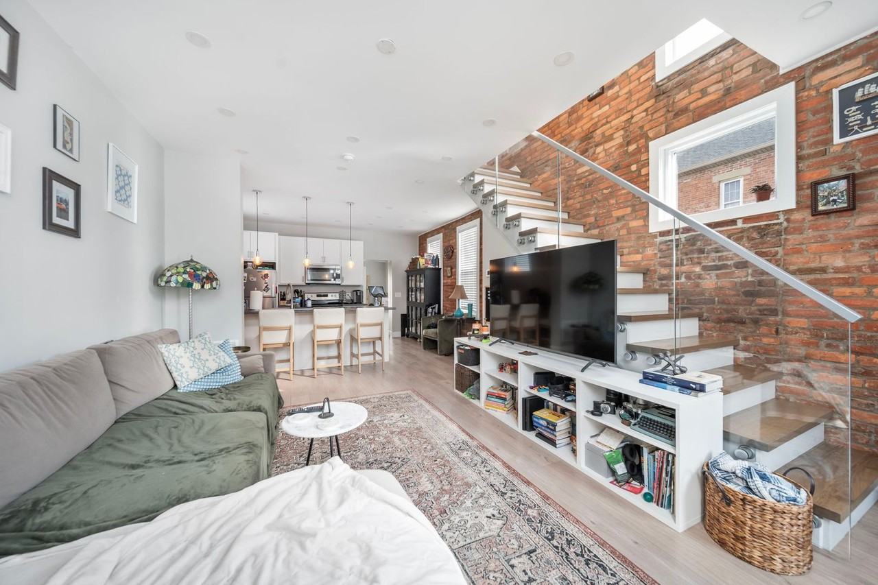 622 W State St - Photo 3 of 25