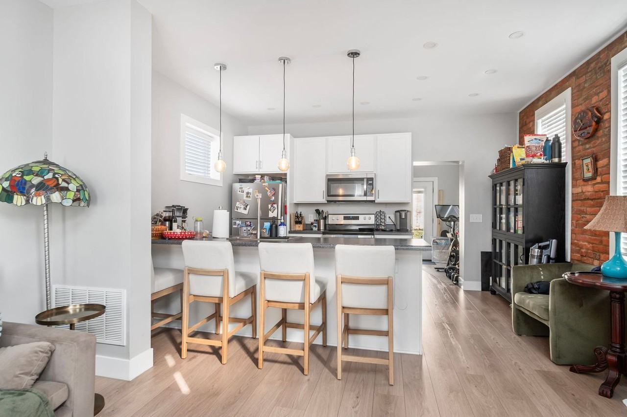 622 W State St - Photo 4 of 25