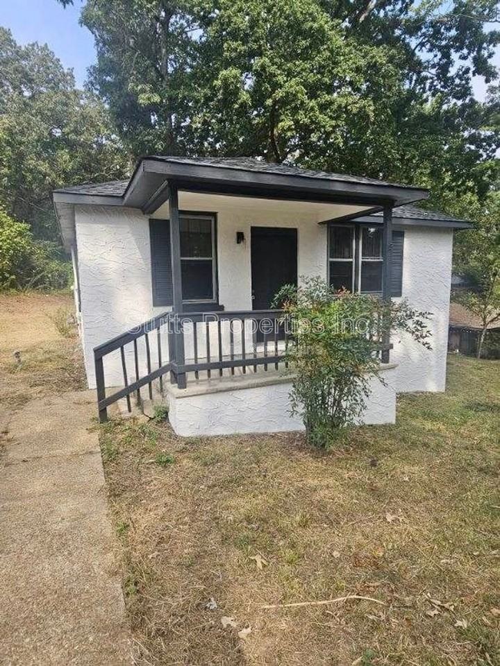 913 Bellemeade Ave - Photo 3 of 8