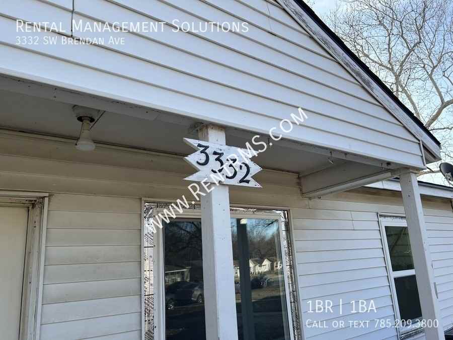 3332 Sw Brendan Ave - Photo 3 of 13