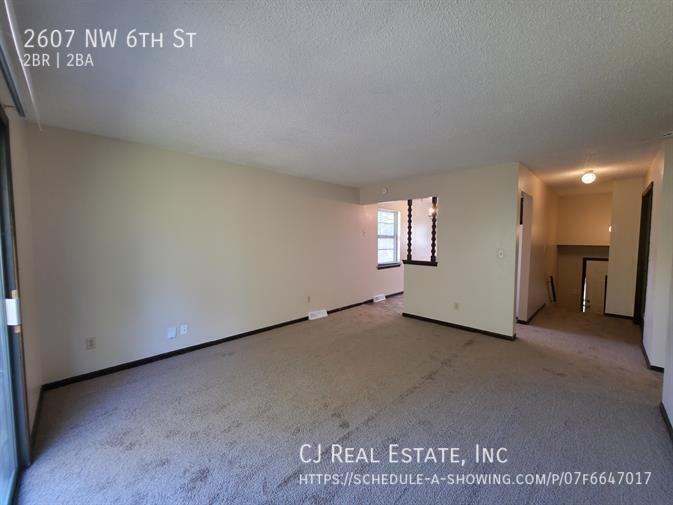 2607 Nw 6th St - Photo 2 of 11