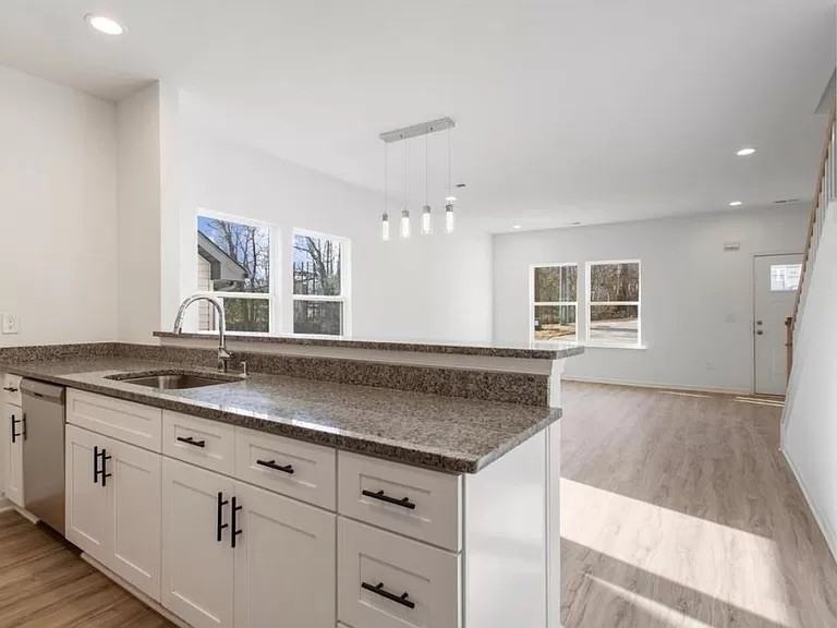 35 Marble St #A - Photo 6 of 17