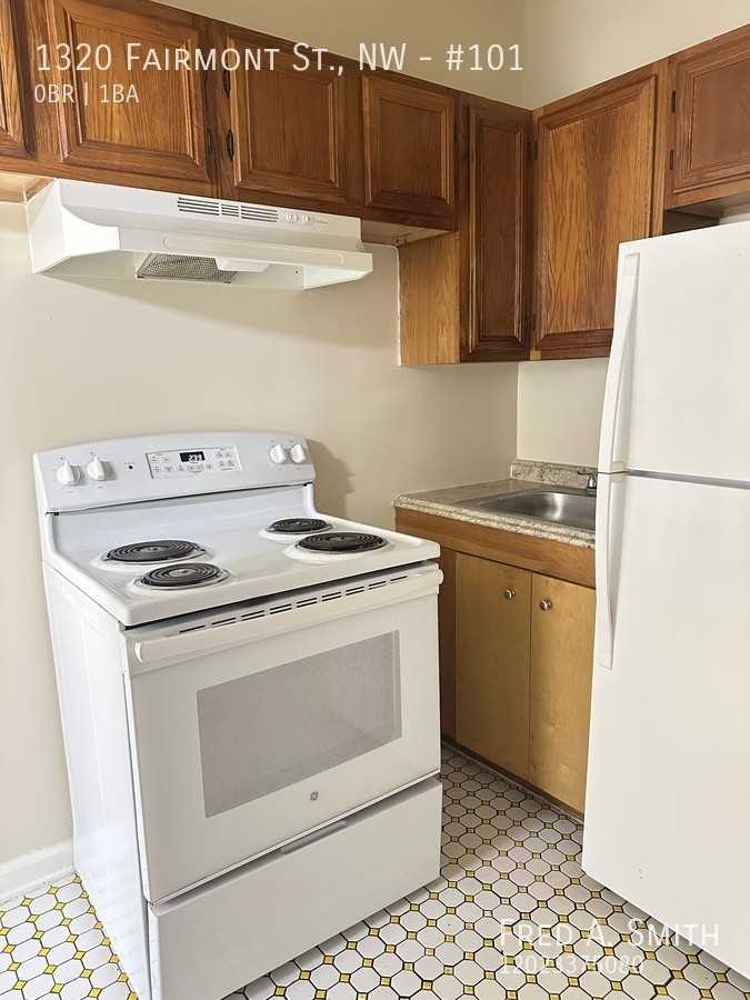 1320 Fairmont St Nw #101 - Photo 2 of 6